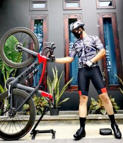 SXB +62 TWO CELEBRATE ROAD BIKE JERSEY