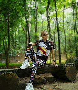 SXB COMIC SCRIPT T-SHIRT AND PRO LEGGING