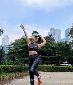 SXB GOALS BLACK FLAME SPORT BRA AND CAPRI 7/8