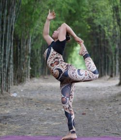 SXB MANDUKA YOGA PRINTING TANK TOP AND LEGGING COMPRES