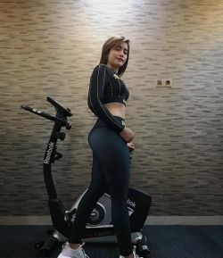SXB SPORT CROP LONG SLEEVE PUMA BLACK STRIPED GOLD AND LEGGING
