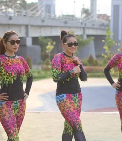 SXB SPORT STRONG WOMENS FUN COLOR  LONGSLEEVE AND LEGGING