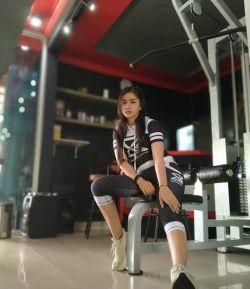 SXB SPORT STUDIO SLIM FIT SHORT SLEEVE HOODIE AND CAPRIS