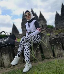 SXB SPORT UNITED LEOPARD LONGSLEEVE HOODIE AND LEGGING