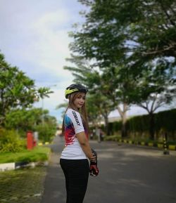 SXB WOMENS BIKE JERSEY LEOBAIKY CUBE SHORT SLEEVE FULL ZIPEER